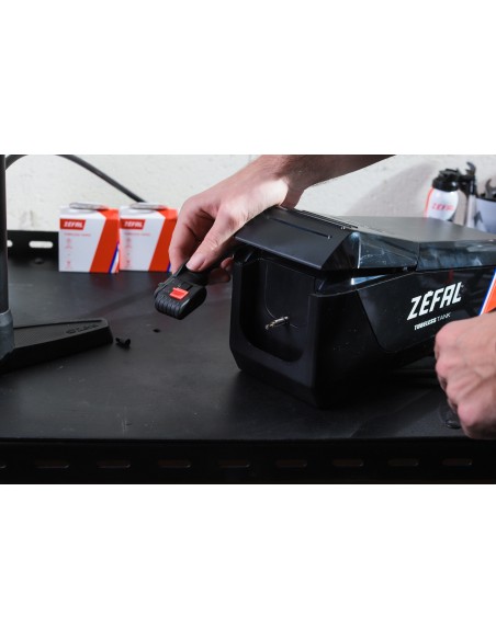 TUBELESS TANK ZEFAL MONTAGGIO COPERTURE TUBELESS